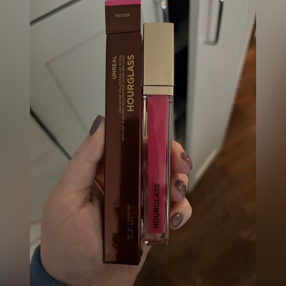 Hourglass Unreal Gloss shade Fever